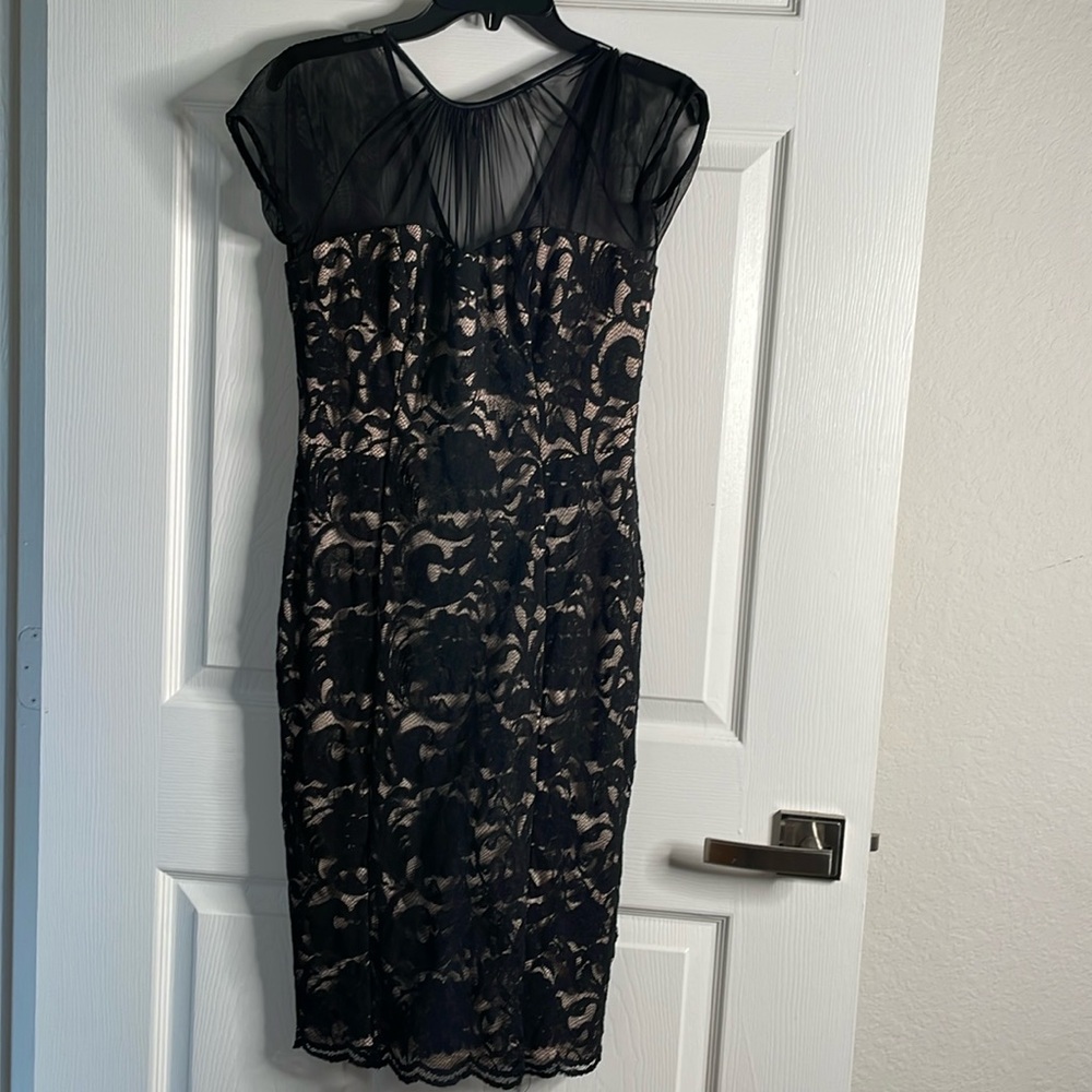 Maggy London short sleeve lace midi dress